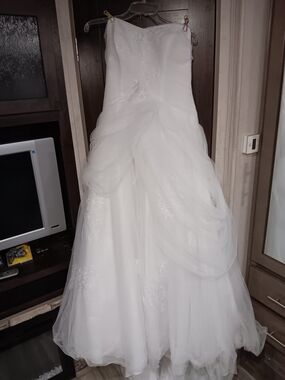 Strapless White Bridal Ball Gown with Draped Tulle Size 12